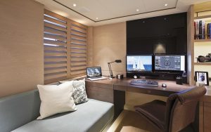 Royal Huisman Twizzie