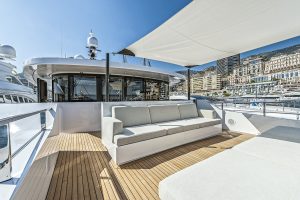 Admiral Maxima 47 Entourage