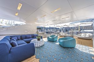 Admiral Maxima 47 Entourage