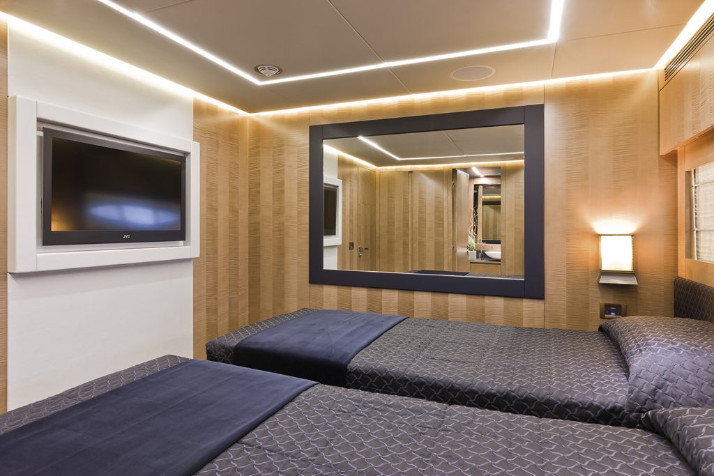 Pershing 108