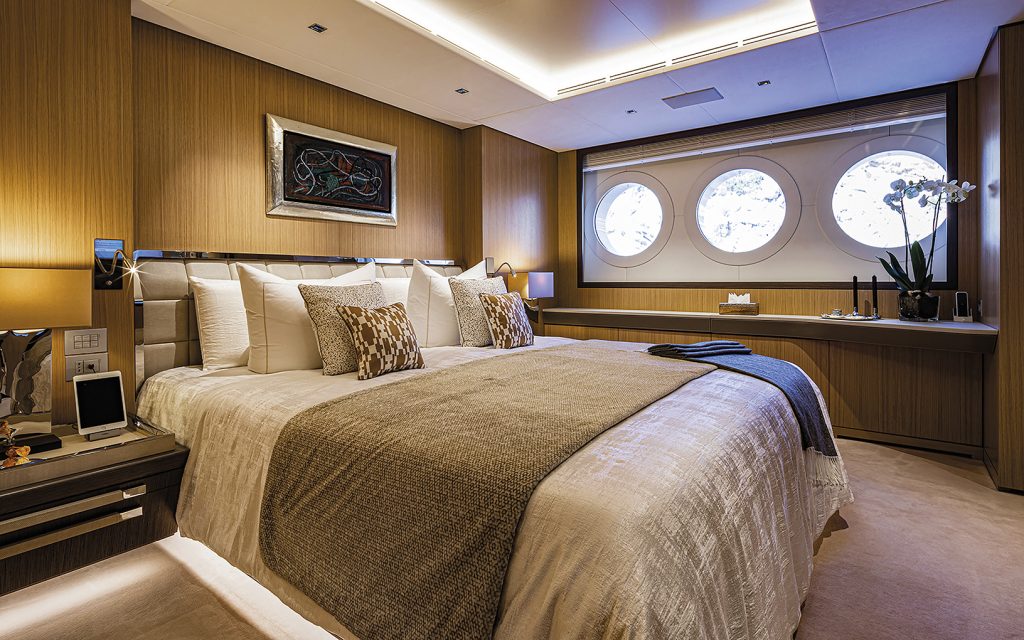 Benetti-FB276 - Metis