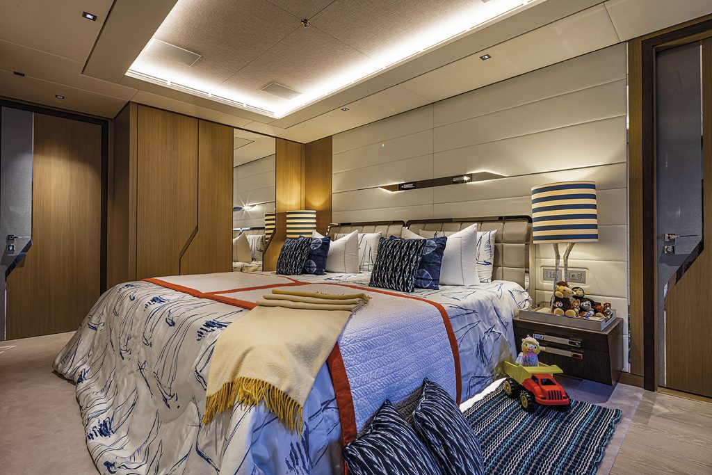 Benetti-FB276 - Metis