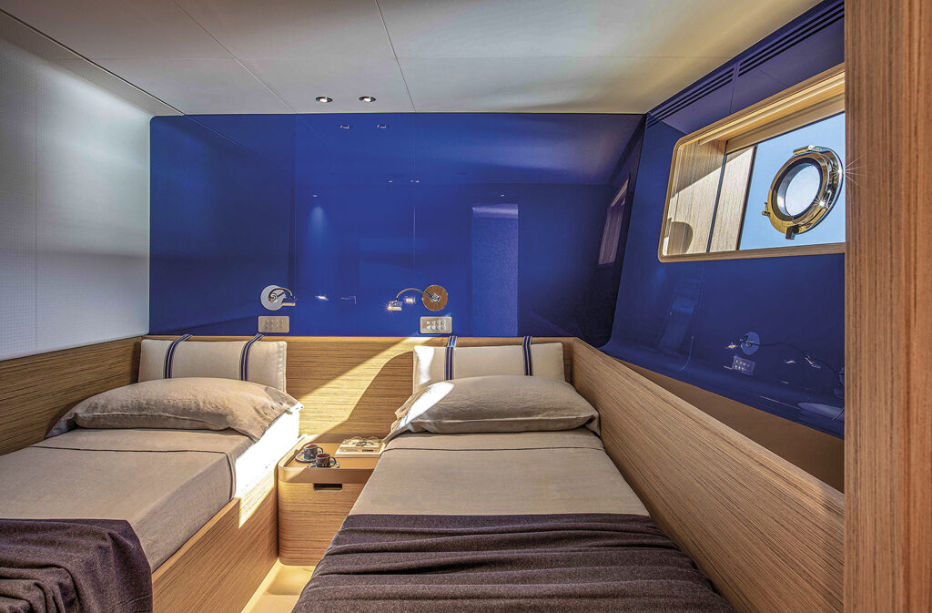 Custom line Navetta 30