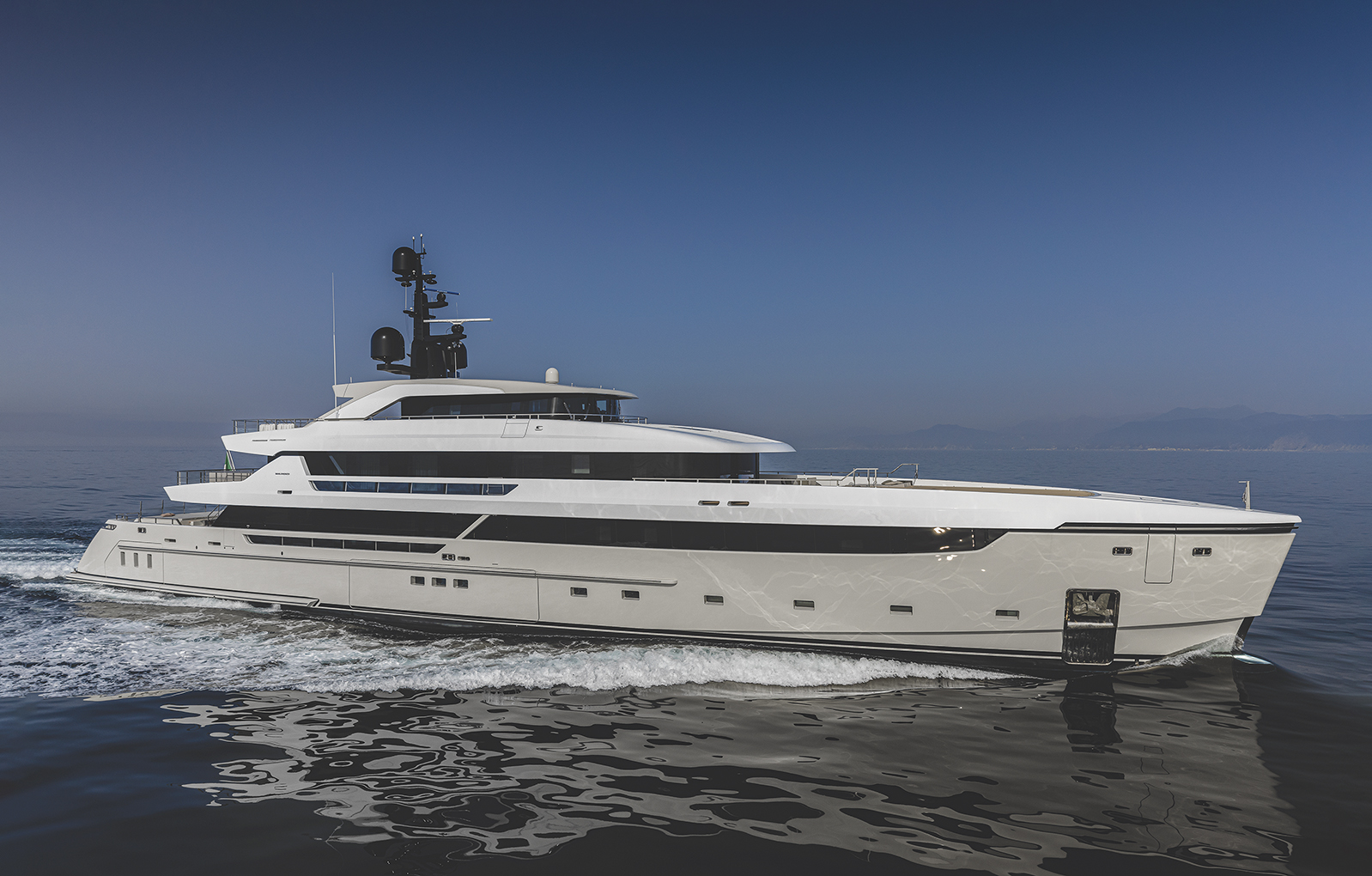 Sanlorenzo_62 Steel-cloud 9