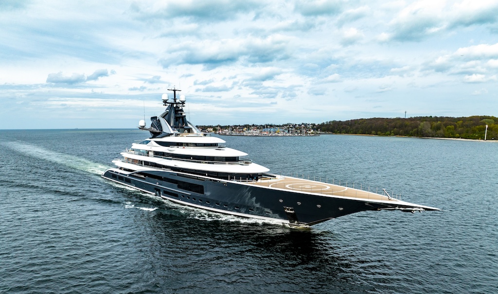 Scopri il superyacht KISMET di 122m di Lürssen al Monaco Yacht Show 2024. Lusso, innovazione e design eccezionali.