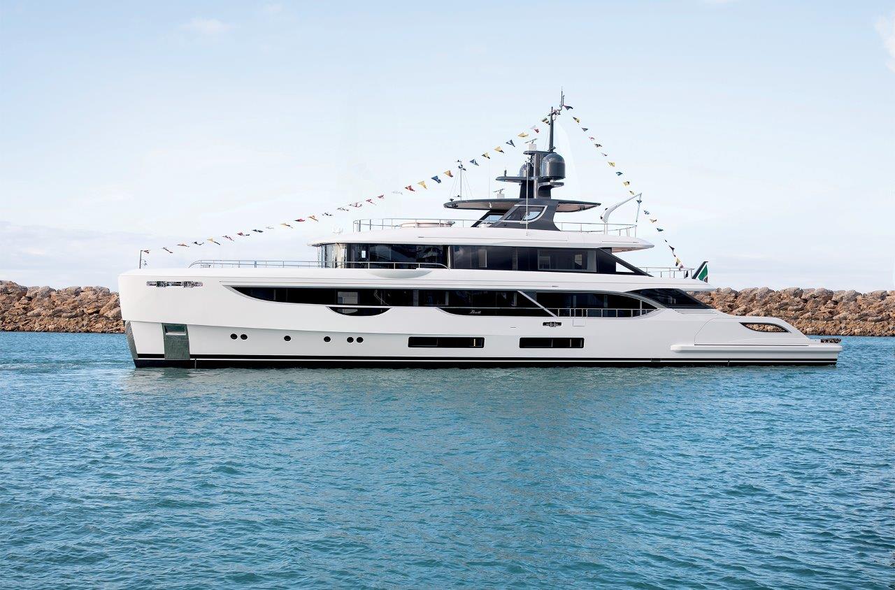 Benetti presenta tre yacht di lusso al Cannes Yachting Festival 2024, tra cui Oasis 40m, Oasis 34m e Motopanfilo 37m.