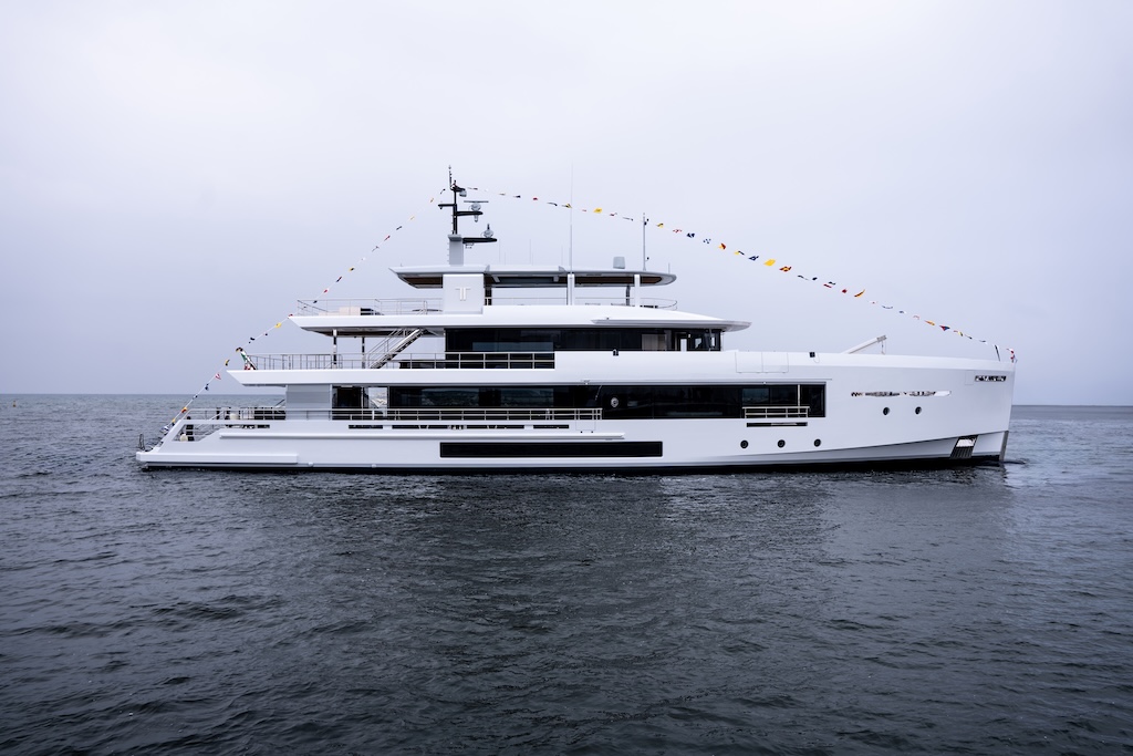 Tremenda, l’explorer yacht di Cantiere delle Marche, unisce design moderno e prestazioni per lunghe navigazioni.